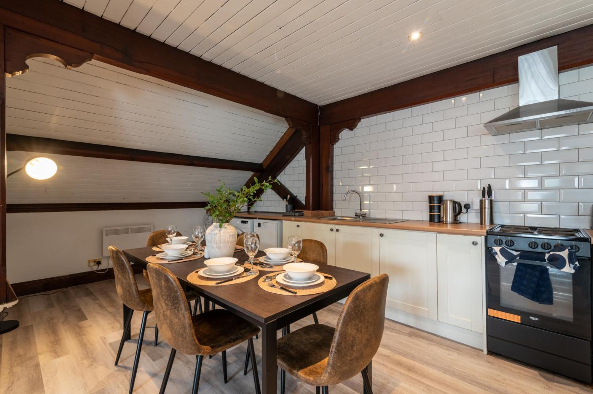 Madison House - Converted Church 5 Bed Pontypool Exterior foto